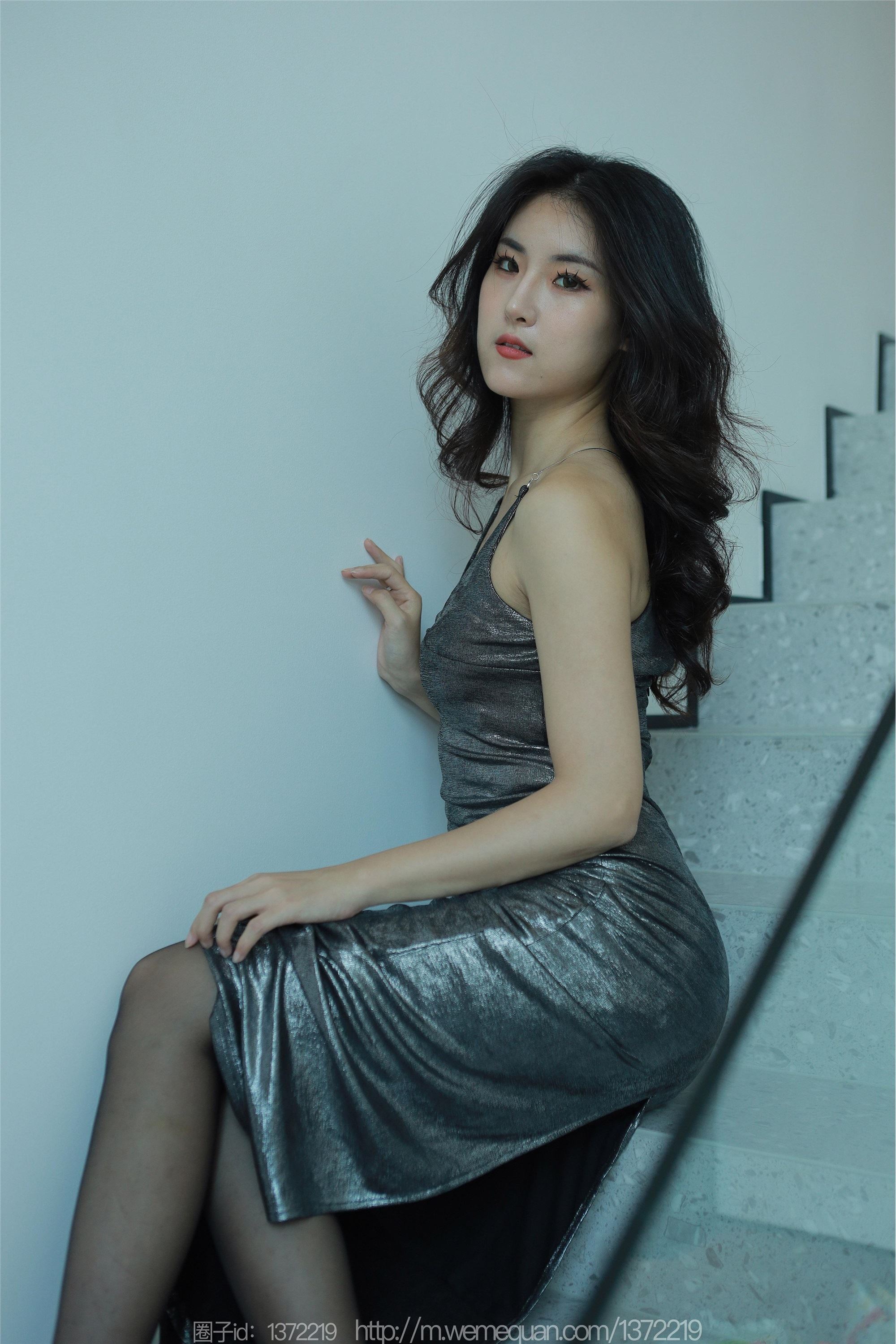 IESS异思趣向  2023.06.29 丝享家 1467 小宝《液体金属裙》